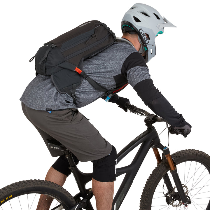 Thule Rail Pro 12L Hydration Pack Obsidian