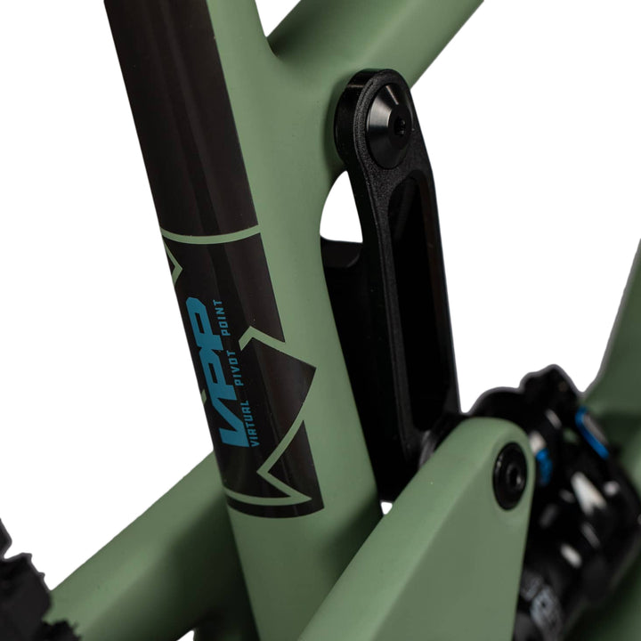 Santa Cruz Bicycles Bronson A S Complete Mountain Bike 2021 Olive