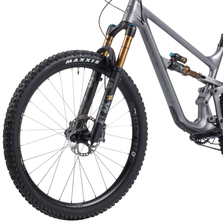 Revel Rascal XT Complete Mountain Bike 2022 T1000 Silver