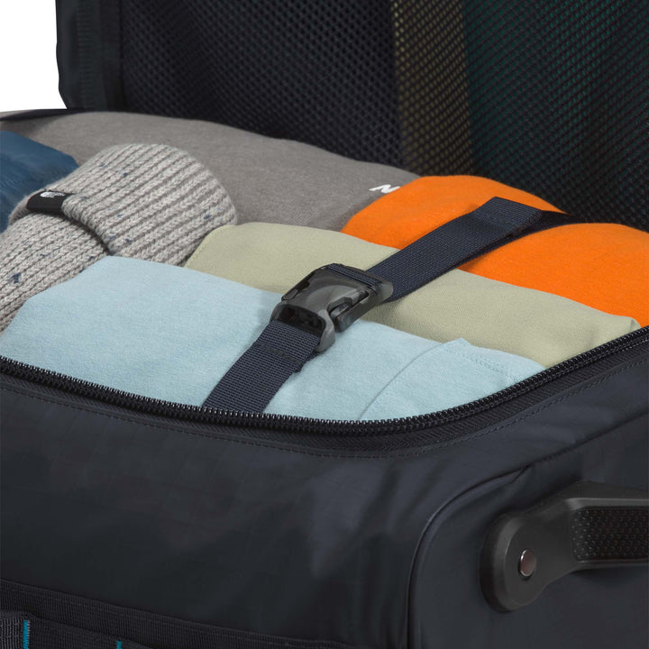 The North Face Base Camp Voyager 21in Roller Bag Aviator Navy/Meridian Blue