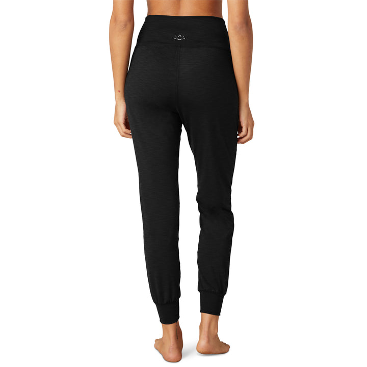 Beyond Yoga Heather Rib Midi Joggers - Women's Black Heather