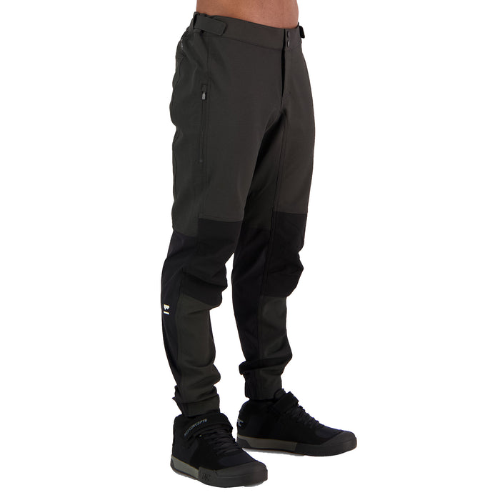 MONS ROYALE Momentum Pants Black