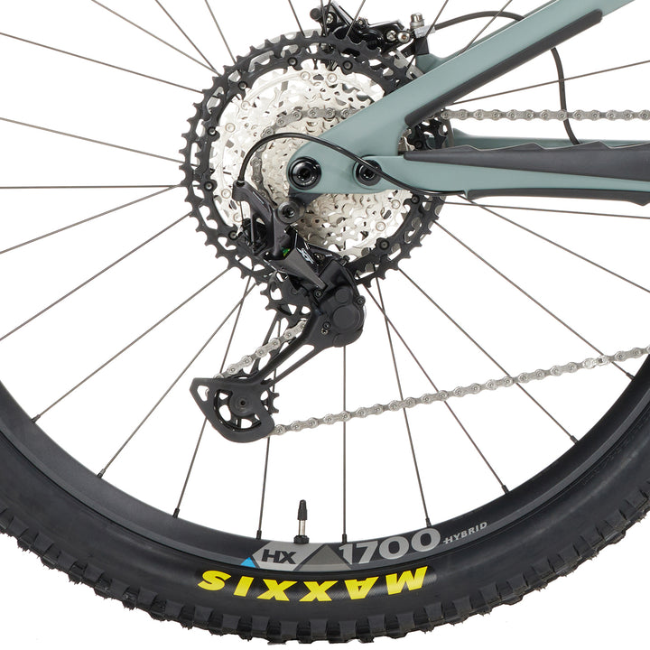 Yeti Cycles 160E T1 E-Mountain Bike 2022 Rhino