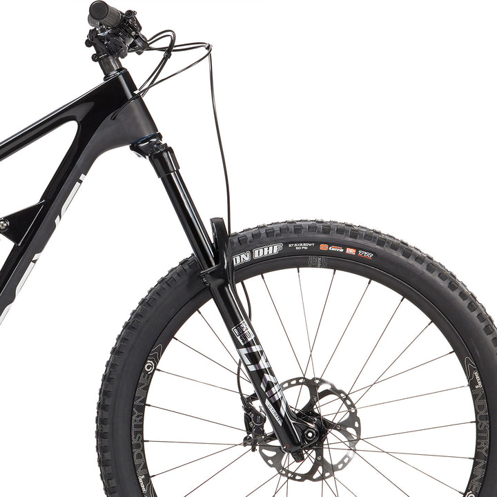 Revel Rail XT Complete Mountain Bike 2022 Tuxedo Penguin Black