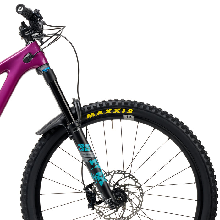 Yeti SB140 LR C1 Complete Mountain Bike 2023 Sangria