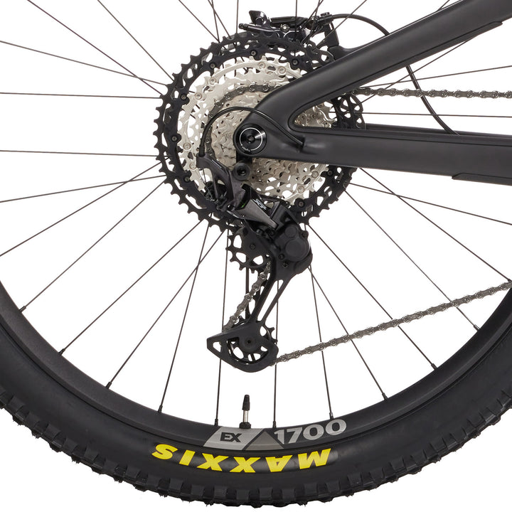 Yeti Cycles SB150 T1 Complete Mountain Bike 2022 Raw Carbon