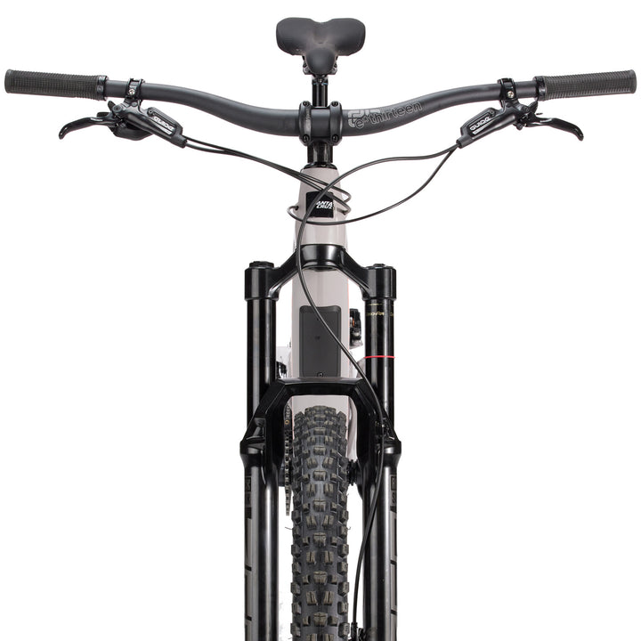 Santa Cruz Bicycles Nomad C R Complete Mountain Bike 2023 Gloss Gypsum