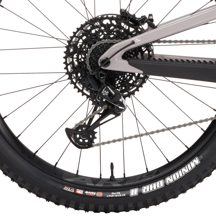 Santa Cruz Bicycles Nomad C R Complete Mountain Bike 2023 Gloss Gypsum