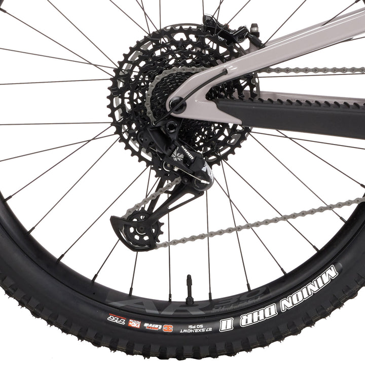 Santa Cruz Bicycles Nomad C R Complete Mountain Bike 2023 Gloss Gypsum