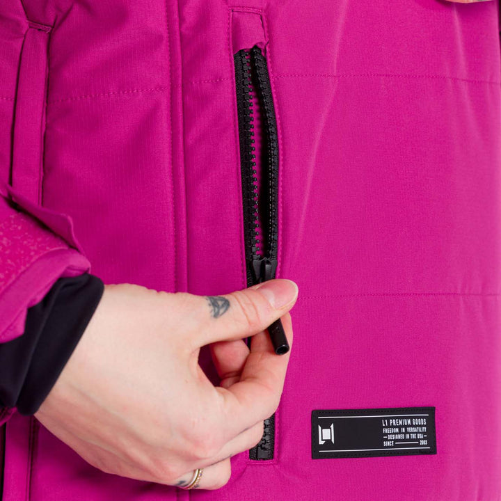 L1 Snowblind Jacket - Women's Fuchsia