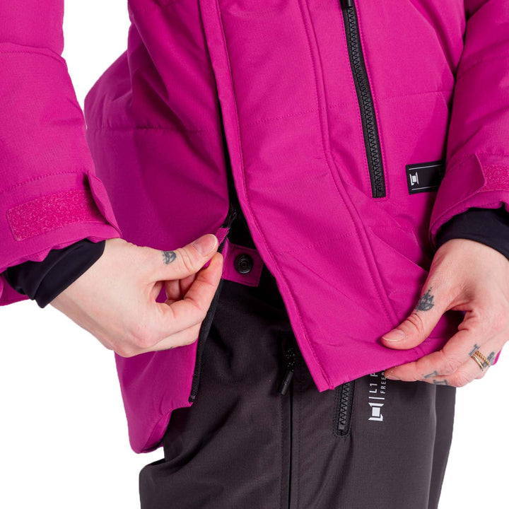 L1 Snowblind Jacket - Women's Fuchsia