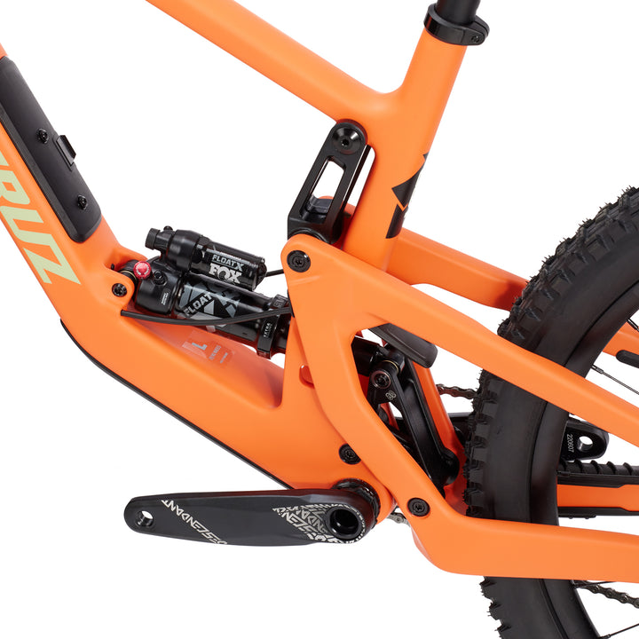 Santa Cruz Bicycles Bronson C R Complete Mountain Bike 2023 Salmon
