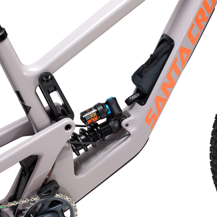 Santa Cruz Bicycles Nomad CC X01/GX Coil Complete Mountain Bike 2023 Gloss Gypsum