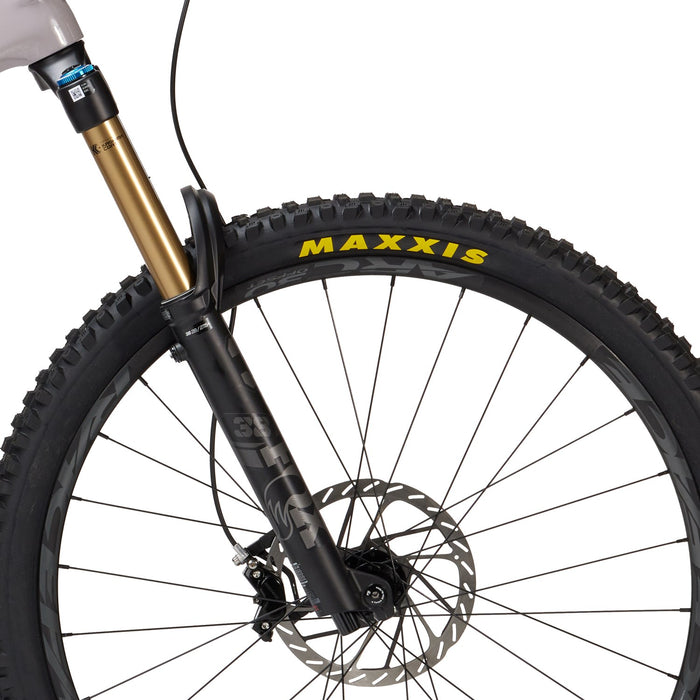Santa Cruz Bicycles Nomad CC X01/GX Coil Complete Mountain Bike 2023 Gloss Gypsum