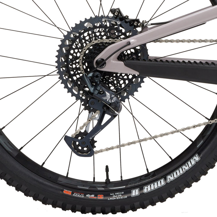 Santa Cruz Bicycles Nomad CC X01/GX Coil Complete Mountain Bike 2023 Gloss Gypsum